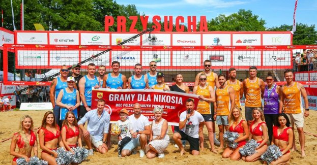 Sigma Fresh Puchar Polski w siatkówce plażowej Przysucha 2026 ruszył pełną parą. Blisko 100 par walczy o to, by w finałowy dzień przystąpić do rywalizacji o medale. Te najważniejsze mecze rozegrane zostaną „w towarzystwie” charytatywnego meczu gwiazd. W tym roku weźmie w nim udział szerokie grono fantastycznych gwiazd siatkówki, sportu i telewizji.